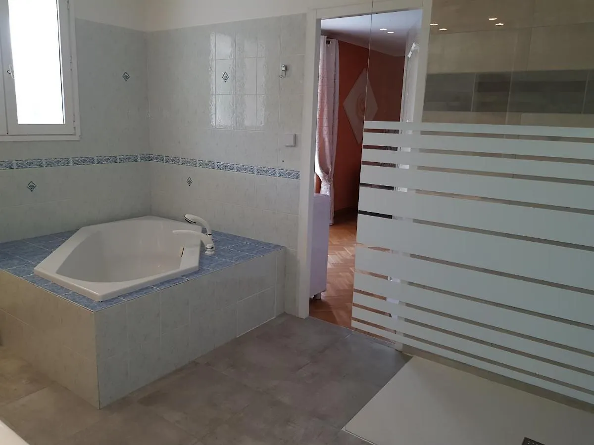 Domaine Des Cypres Bed and Breakfast Auterive  Bed & Breakfast Auterive (Gers)